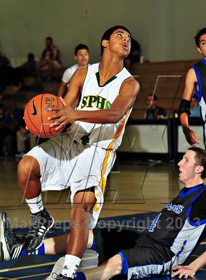 Thumbnail 1 in Sierra Pacific @ Cathedral City (MaxPreps Holiday Classic) photogallery.