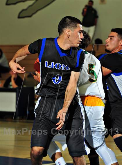 Thumbnail 3 in Sierra Pacific @ Cathedral City (MaxPreps Holiday Classic) photogallery.