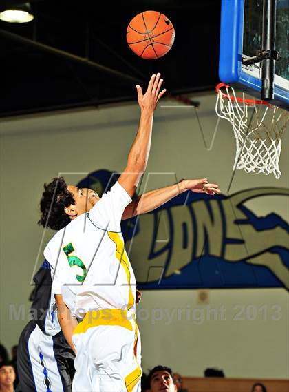Thumbnail 1 in Sierra Pacific @ Cathedral City (MaxPreps Holiday Classic) photogallery.