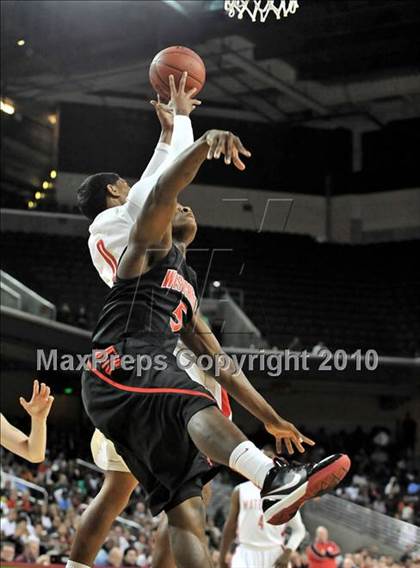 Thumbnail 1 in Westchester vs. Mater Dei (CIF D1 SoCal Final) photogallery.