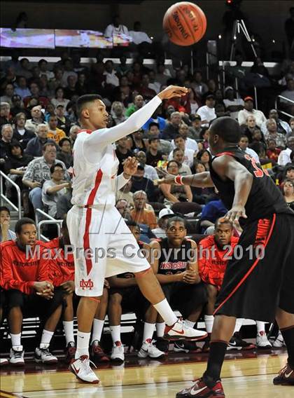 Thumbnail 2 in Westchester vs. Mater Dei (CIF D1 SoCal Final) photogallery.