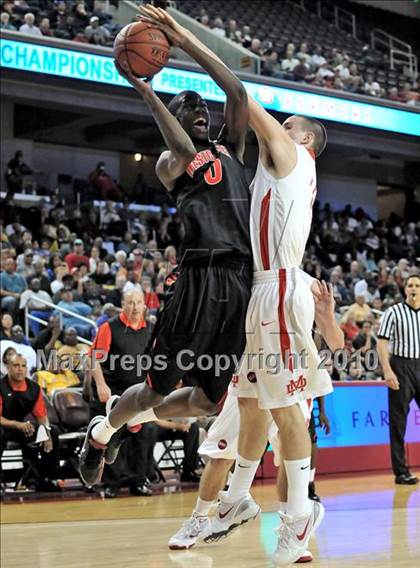 Thumbnail 2 in Westchester vs. Mater Dei (CIF D1 SoCal Final) photogallery.