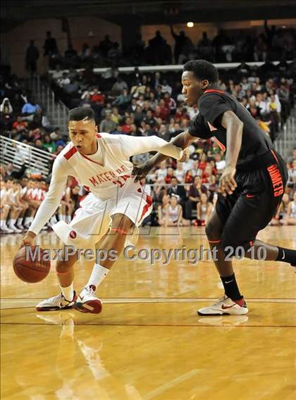 Thumbnail 3 in Westchester vs. Mater Dei (CIF D1 SoCal Final) photogallery.