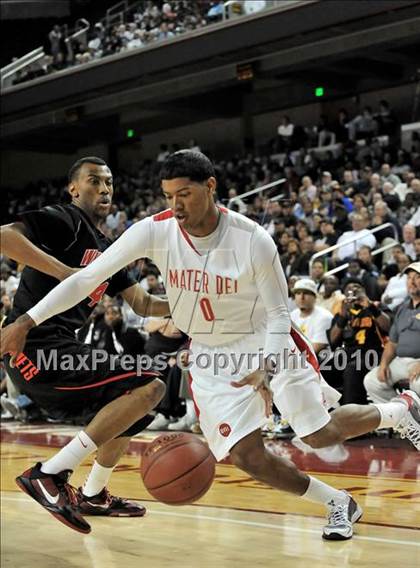 Thumbnail 2 in Westchester vs. Mater Dei (CIF D1 SoCal Final) photogallery.