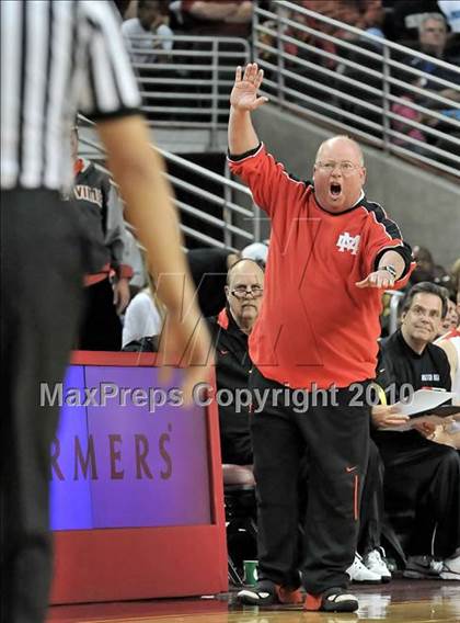 Thumbnail 1 in Westchester vs. Mater Dei (CIF D1 SoCal Final) photogallery.