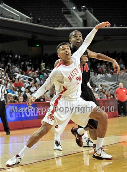 Thumbnail 3 in Westchester vs. Mater Dei (CIF D1 SoCal Final) photogallery.