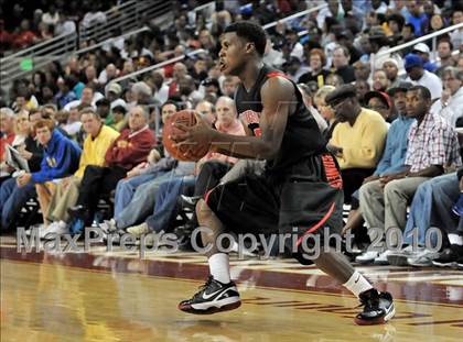 Thumbnail 2 in Westchester vs. Mater Dei (CIF D1 SoCal Final) photogallery.