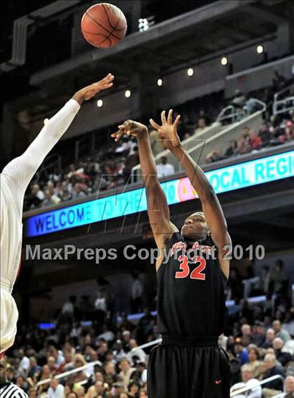 Thumbnail 1 in Westchester vs. Mater Dei (CIF D1 SoCal Final) photogallery.