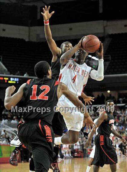 Thumbnail 1 in Westchester vs. Mater Dei (CIF D1 SoCal Final) photogallery.