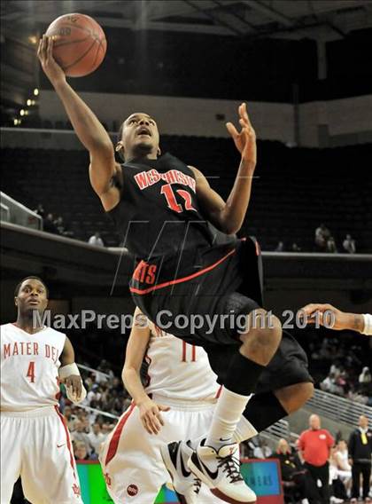 Thumbnail 3 in Westchester vs. Mater Dei (CIF D1 SoCal Final) photogallery.