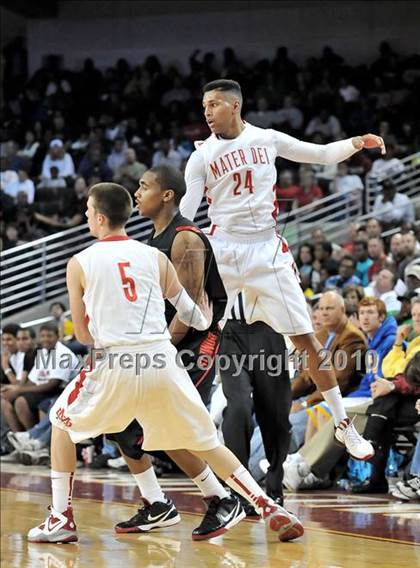 Thumbnail 1 in Westchester vs. Mater Dei (CIF D1 SoCal Final) photogallery.