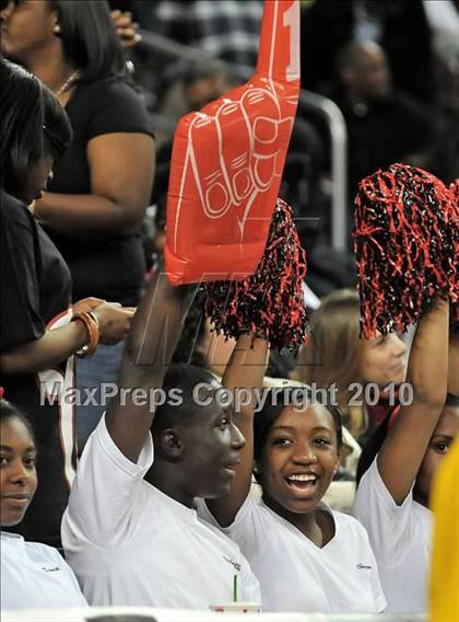 Thumbnail 2 in Westchester vs. Mater Dei (CIF D1 SoCal Final) photogallery.