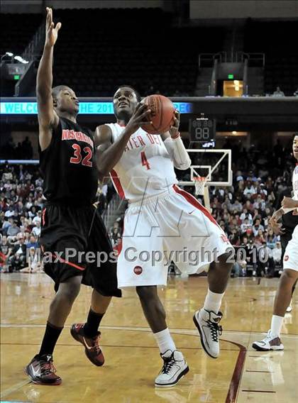 Thumbnail 2 in Westchester vs. Mater Dei (CIF D1 SoCal Final) photogallery.