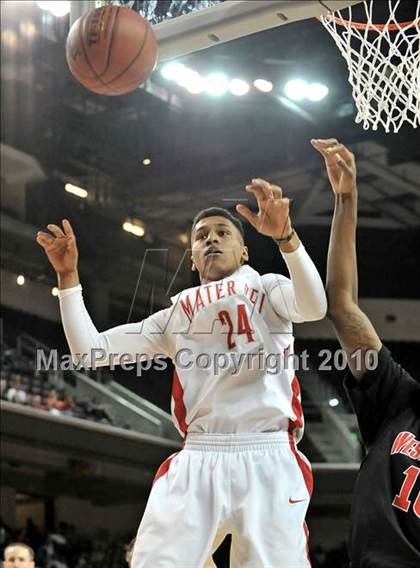 Thumbnail 3 in Westchester vs. Mater Dei (CIF D1 SoCal Final) photogallery.
