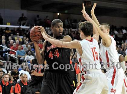 Thumbnail 3 in Westchester vs. Mater Dei (CIF D1 SoCal Final) photogallery.
