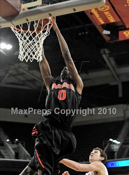 Thumbnail 3 in Westchester vs. Mater Dei (CIF D1 SoCal Final) photogallery.