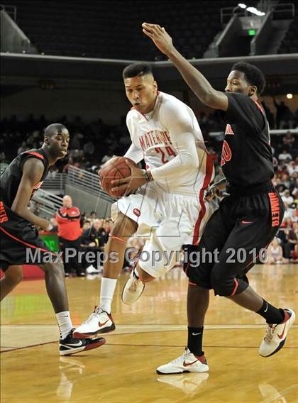 Thumbnail 2 in Westchester vs. Mater Dei (CIF D1 SoCal Final) photogallery.
