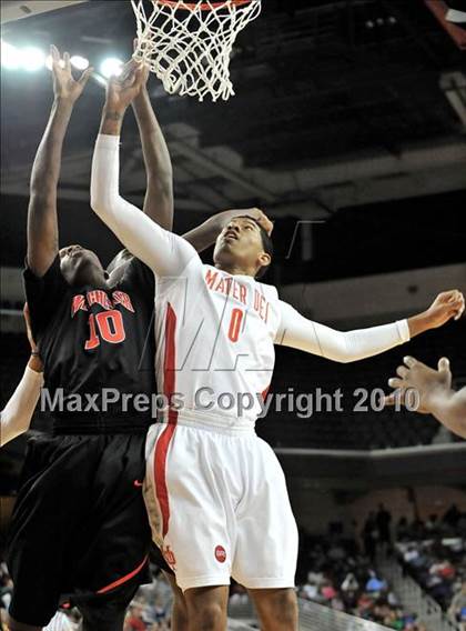 Thumbnail 3 in Westchester vs. Mater Dei (CIF D1 SoCal Final) photogallery.