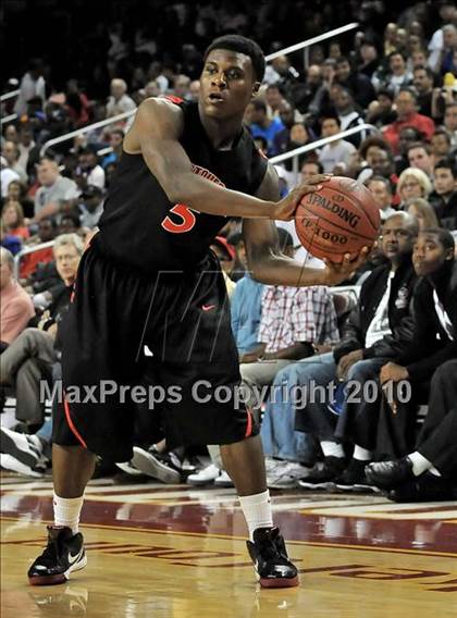 Thumbnail 3 in Westchester vs. Mater Dei (CIF D1 SoCal Final) photogallery.