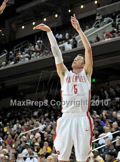 Thumbnail 2 in Westchester vs. Mater Dei (CIF D1 SoCal Final) photogallery.