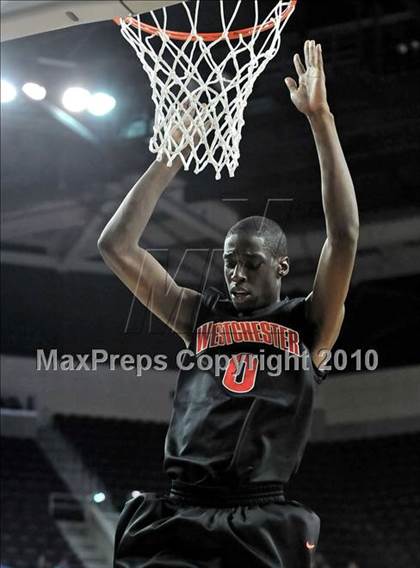 Thumbnail 2 in Westchester vs. Mater Dei (CIF D1 SoCal Final) photogallery.