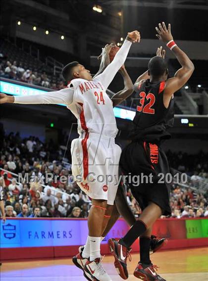 Thumbnail 2 in Westchester vs. Mater Dei (CIF D1 SoCal Final) photogallery.