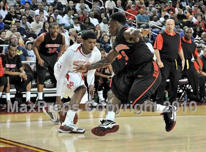 Thumbnail 3 in Westchester vs. Mater Dei (CIF D1 SoCal Final) photogallery.