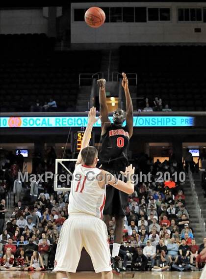 Thumbnail 1 in Westchester vs. Mater Dei (CIF D1 SoCal Final) photogallery.