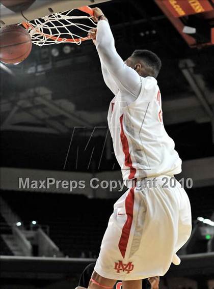 Thumbnail 2 in Westchester vs. Mater Dei (CIF D1 SoCal Final) photogallery.