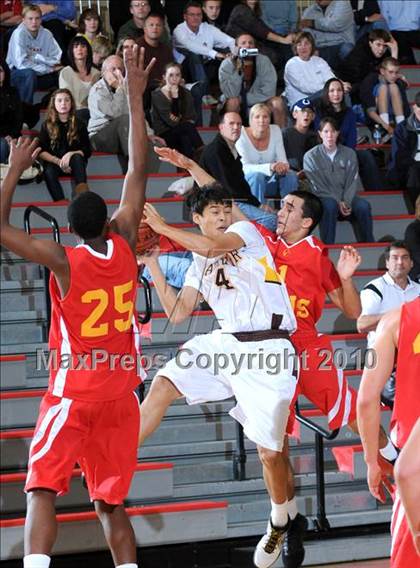 Thumbnail 2 in Parker vs. Cathedral (MaxPreps Holiday Classic) photogallery.