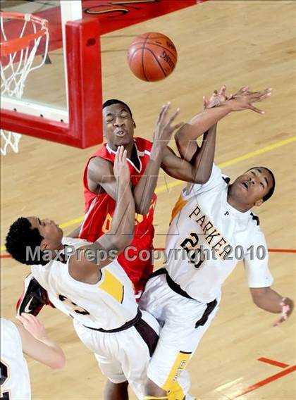 Thumbnail 3 in Parker vs. Cathedral (MaxPreps Holiday Classic) photogallery.