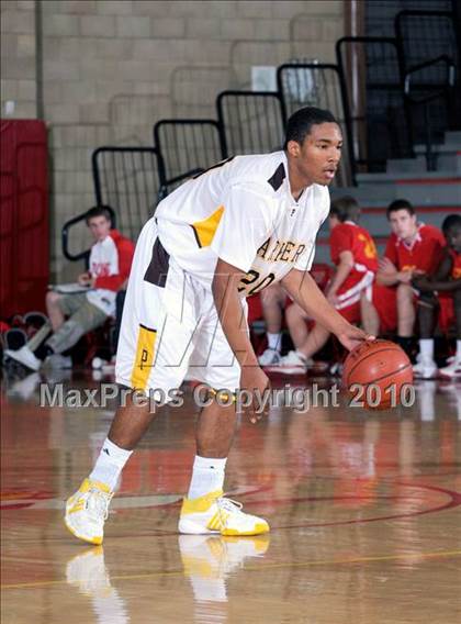 Thumbnail 3 in Parker vs. Cathedral (MaxPreps Holiday Classic) photogallery.