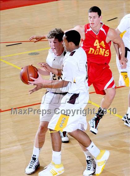 Thumbnail 2 in Parker vs. Cathedral (MaxPreps Holiday Classic) photogallery.