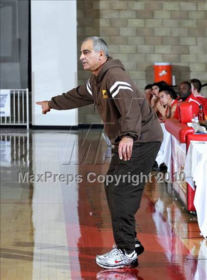 Thumbnail 3 in Parker vs. Cathedral (MaxPreps Holiday Classic) photogallery.