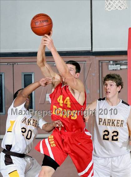 Thumbnail 3 in Parker vs. Cathedral (MaxPreps Holiday Classic) photogallery.