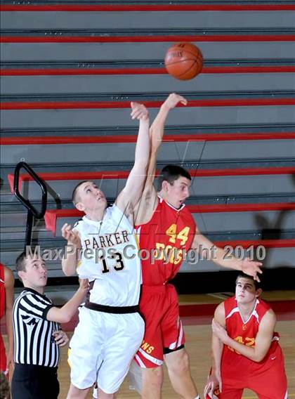 Thumbnail 2 in Parker vs. Cathedral (MaxPreps Holiday Classic) photogallery.