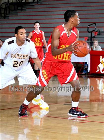 Thumbnail 3 in Parker vs. Cathedral (MaxPreps Holiday Classic) photogallery.