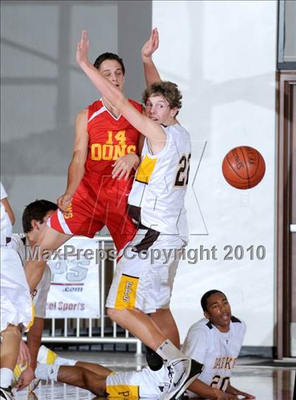 Thumbnail 1 in Parker vs. Cathedral (MaxPreps Holiday Classic) photogallery.
