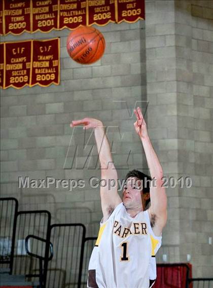 Thumbnail 2 in Parker vs. Cathedral (MaxPreps Holiday Classic) photogallery.
