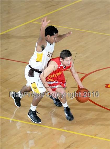 Thumbnail 3 in Parker vs. Cathedral (MaxPreps Holiday Classic) photogallery.