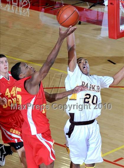 Thumbnail 3 in Parker vs. Cathedral (MaxPreps Holiday Classic) photogallery.