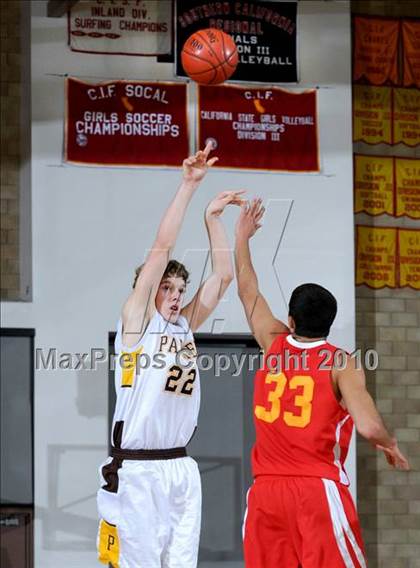Thumbnail 3 in Parker vs. Cathedral (MaxPreps Holiday Classic) photogallery.