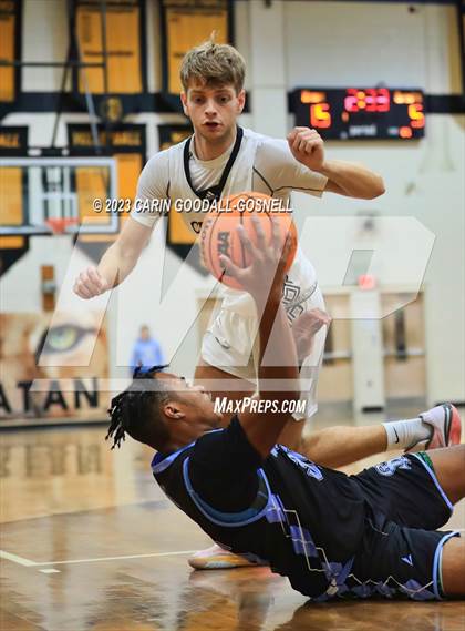 Thumbnail 1 in South Lenoir @ Croatan photogallery.