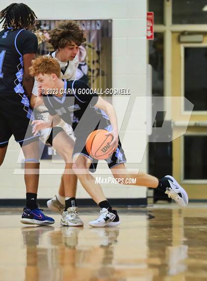 Thumbnail 1 in South Lenoir @ Croatan photogallery.