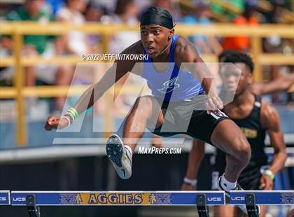 Thumbnail 1 in NCHSAA 1A/4A Track & Field Championship photogallery.
