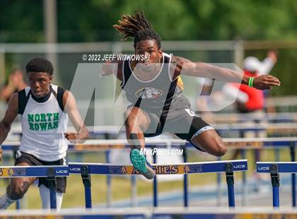 Thumbnail 3 in NCHSAA 1A/4A Track & Field Championship photogallery.