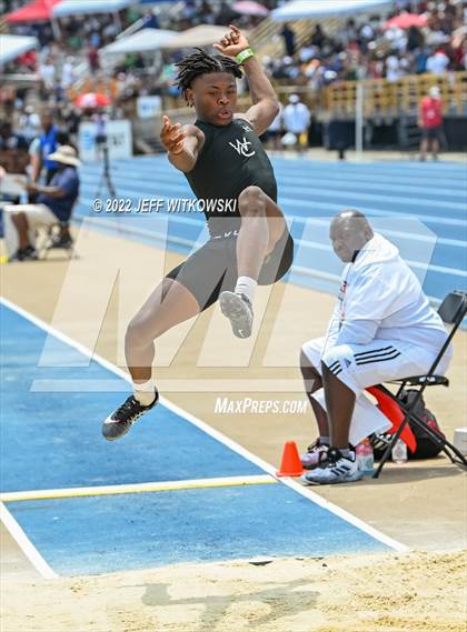 Thumbnail 2 in NCHSAA 1A/4A Track & Field Championship photogallery.