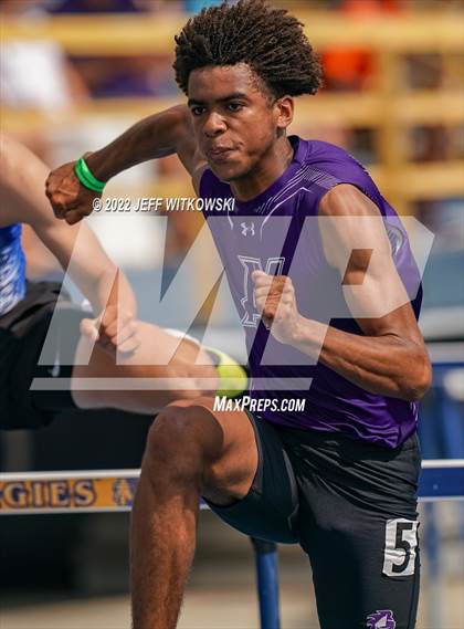 Thumbnail 2 in NCHSAA 1A/4A Track & Field Championship photogallery.
