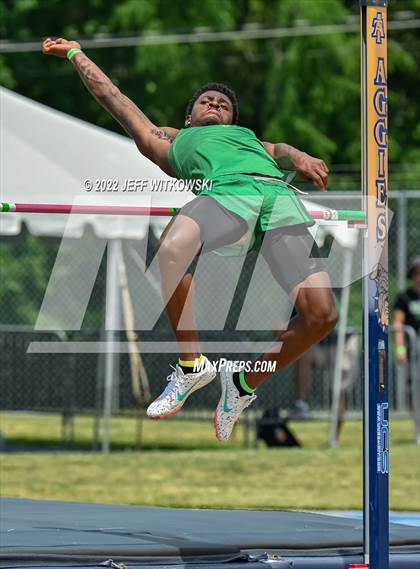 Thumbnail 1 in NCHSAA 1A/4A Track & Field Championship photogallery.