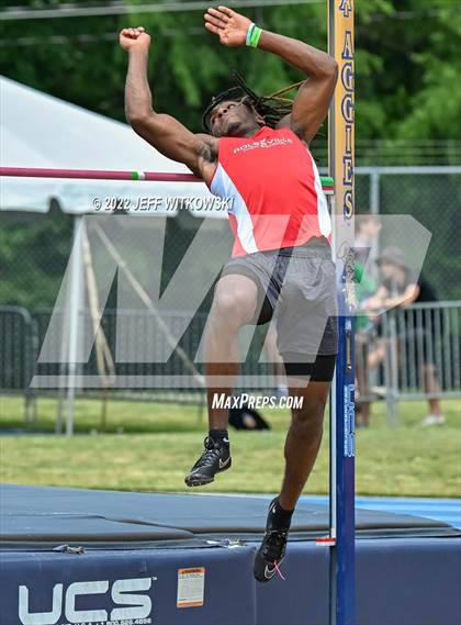 Thumbnail 2 in NCHSAA 1A/4A Track & Field Championship photogallery.